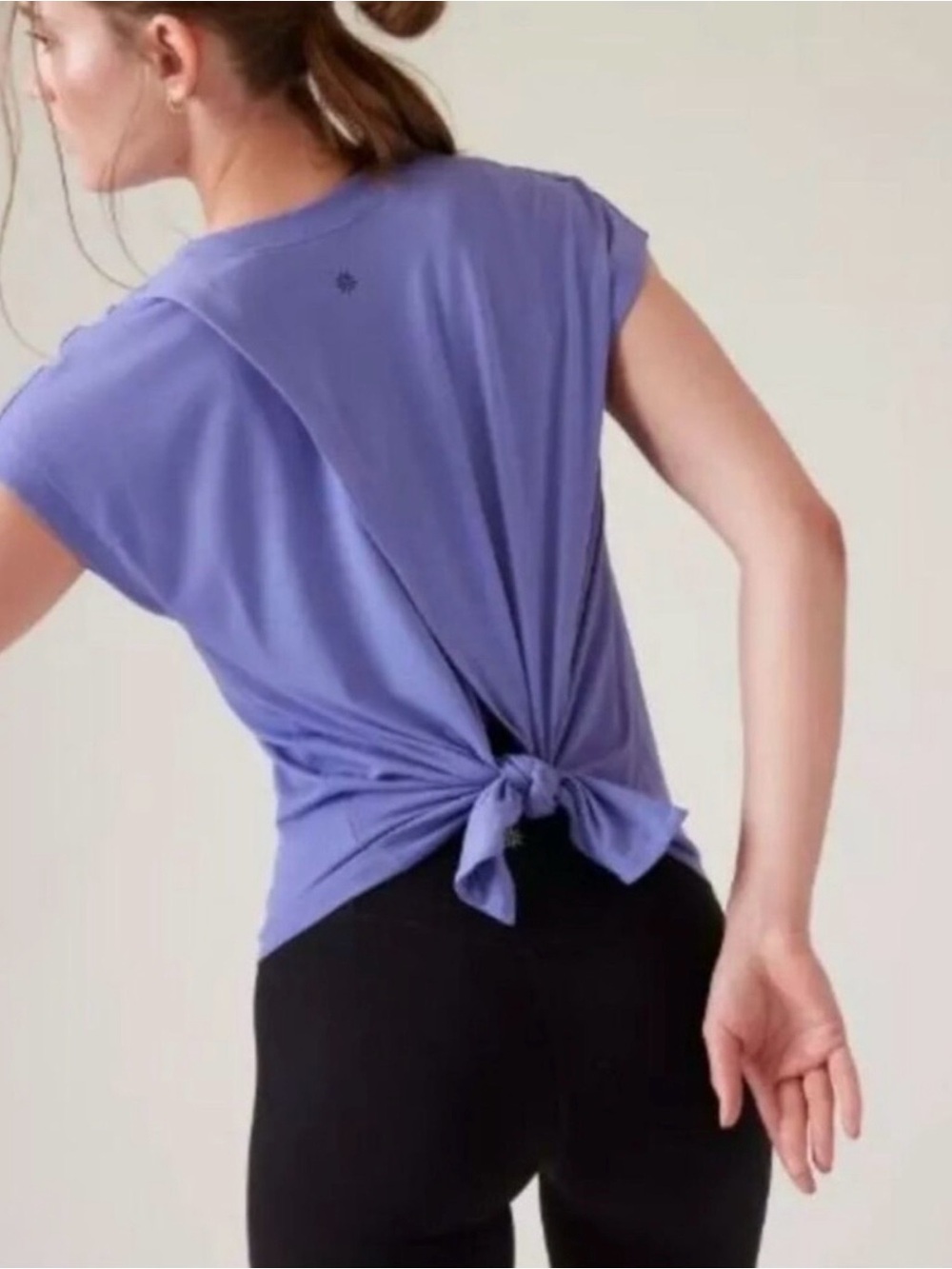 Athleta Essence Explore Tee Split Back in Adonis Blue Size M